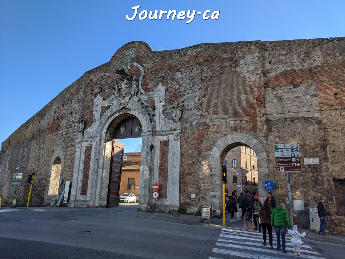 Porta Camollia, Siena