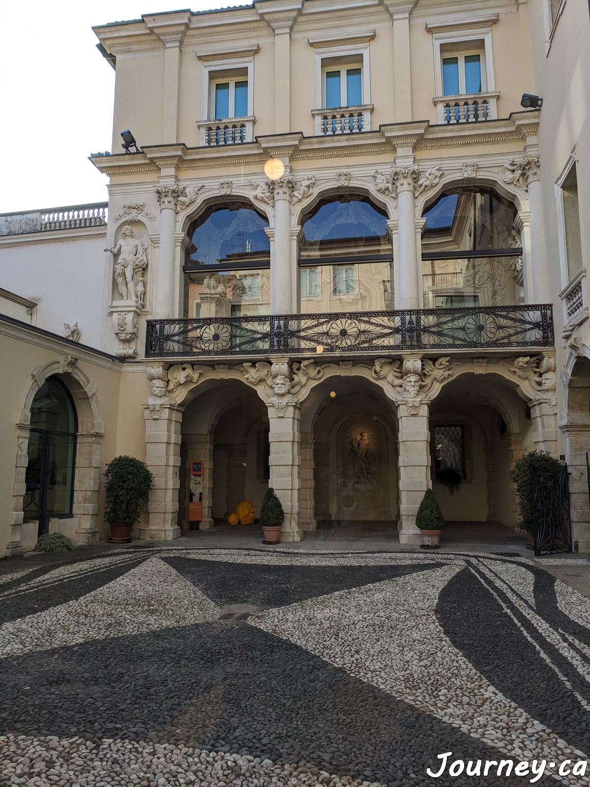 Gallerie d'Italia - Palazzo Leoni Montanari