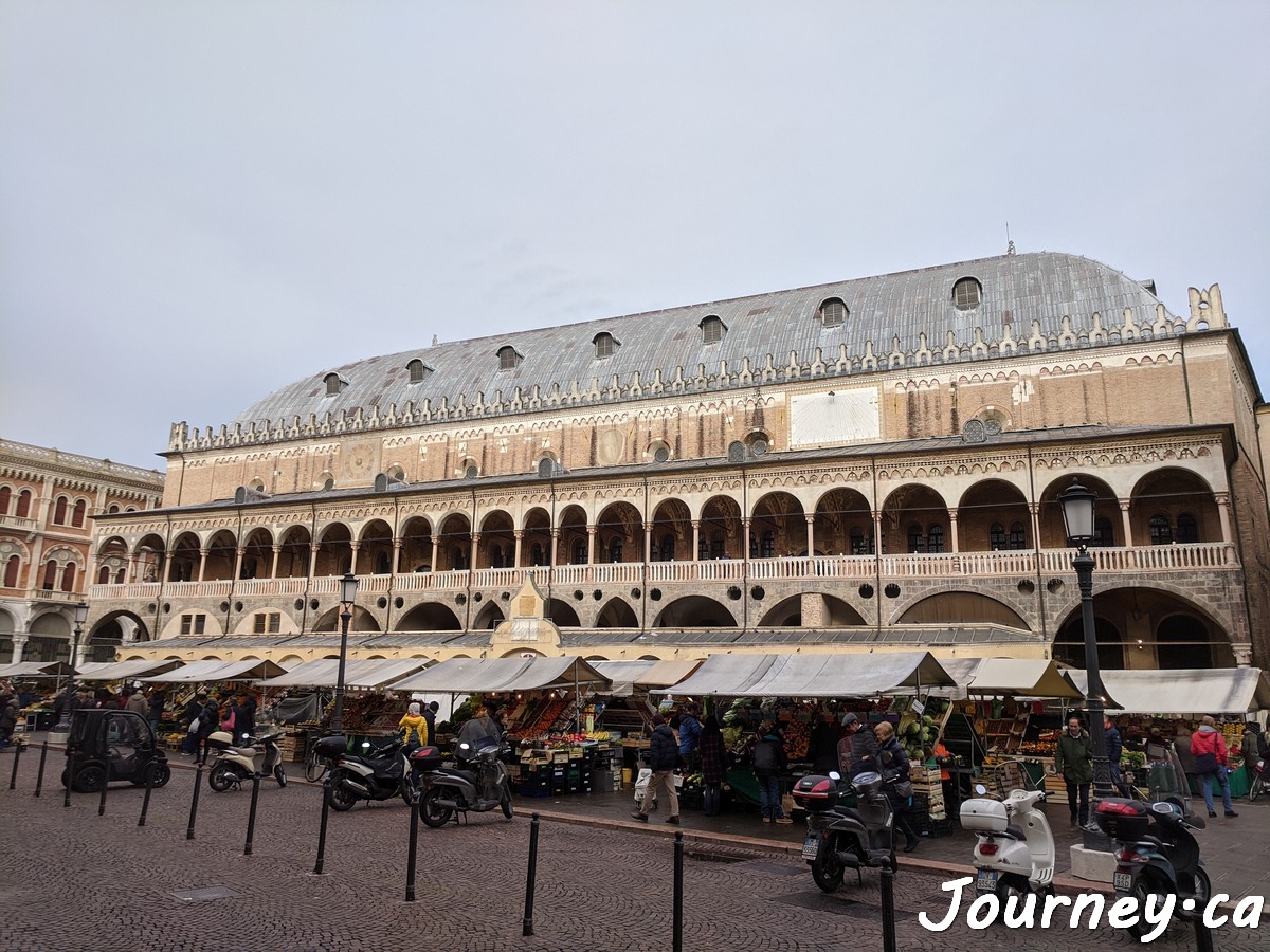 Piazza delle Erbe, Padova